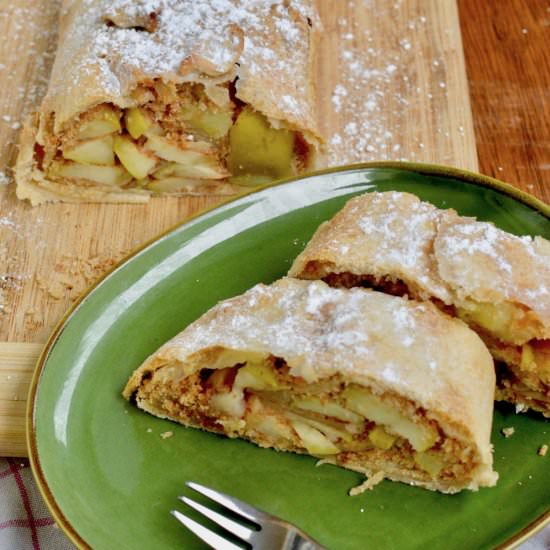 Vegan Apple Strudel