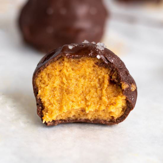 Pumpkin Pie Truffle Bites