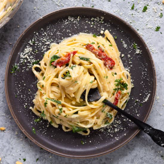 Chicken Alfredo Sun-Dried Tomatoes