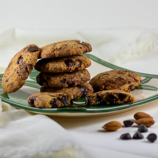 Almond Flour Chocolate Chip Cookies