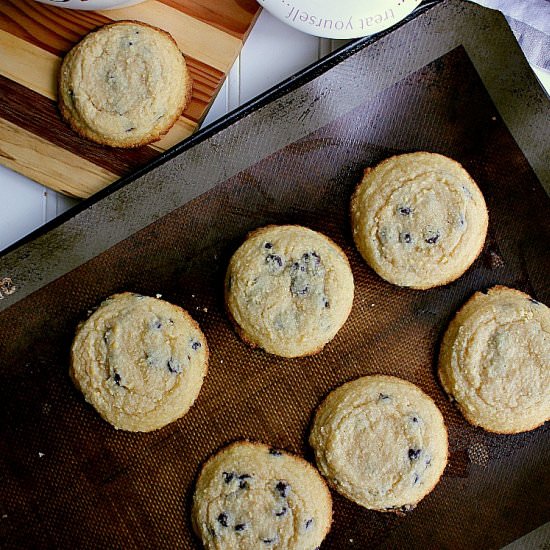 Keto Chocolate Chip Cookies