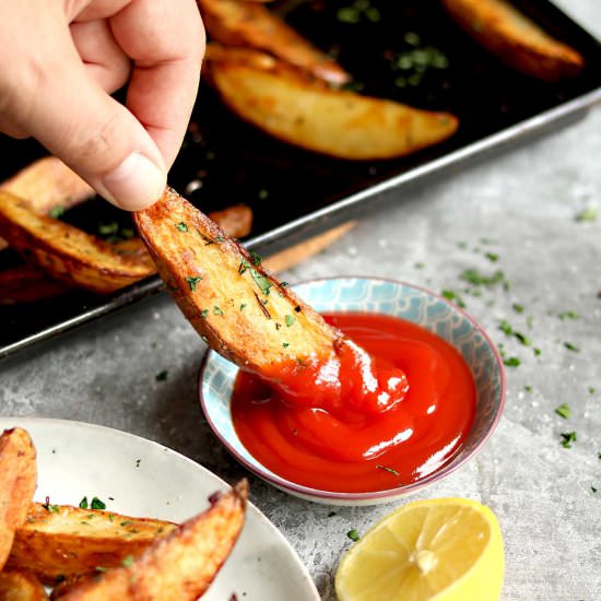 Crispy Baked Potato Wedges