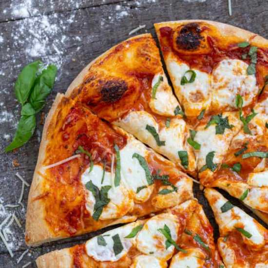 Easy Margherita Pizza