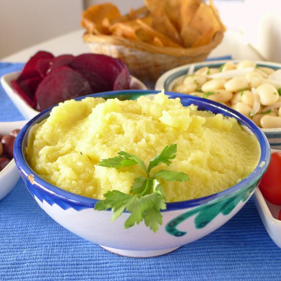 Greek Garlic Sauce (Skordalia)