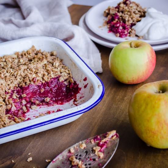 Apple & Blackberry Crumble (vegan)