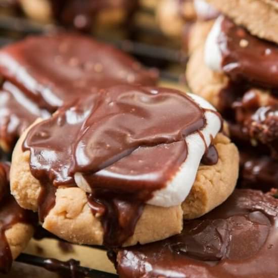 PEANUT BUTTER MARSHMALLOW FUDGE