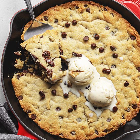 Keto Chocolate Chip Skillet Cookie