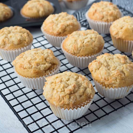 Cheese Cupcakes with Cheese Crumble