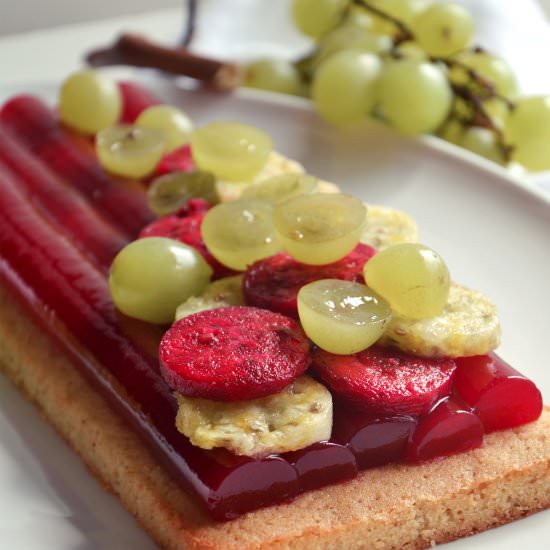 Ginger cake with cactus fruit