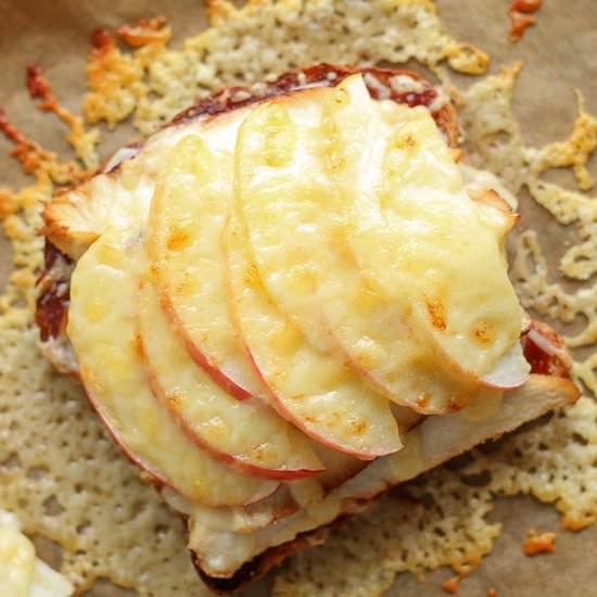 BBQ Chicken Apple Pizza Toast