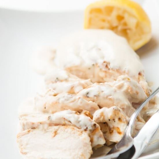 GRILLED CHICKEN & LEMON CREAM SAUCE