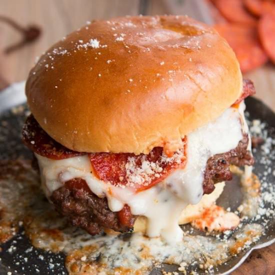 PEPPERONI PIZZA BURGER