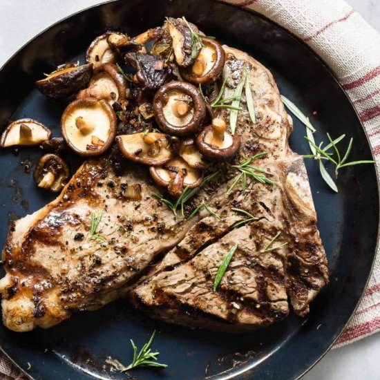 PORTERHOUSE STEAK WITH MUSHROOMS