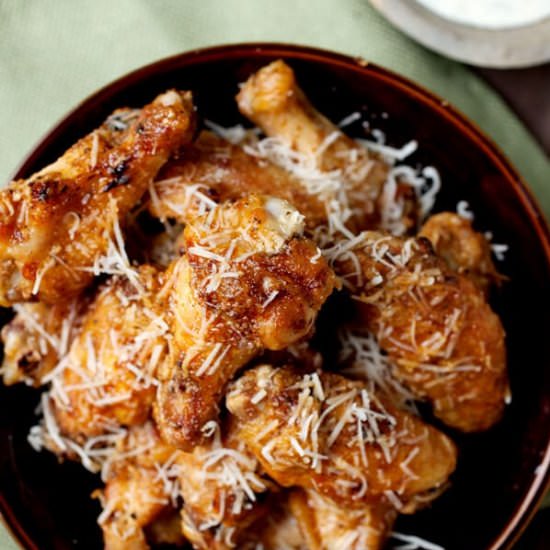 GARLIC PARMESAN GRILLED CHICKEN WINGS