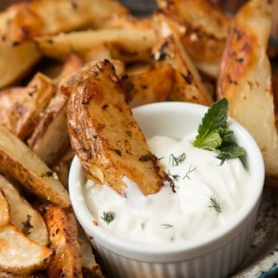GARLIC ROASTED POTATOES WITH TZATZI