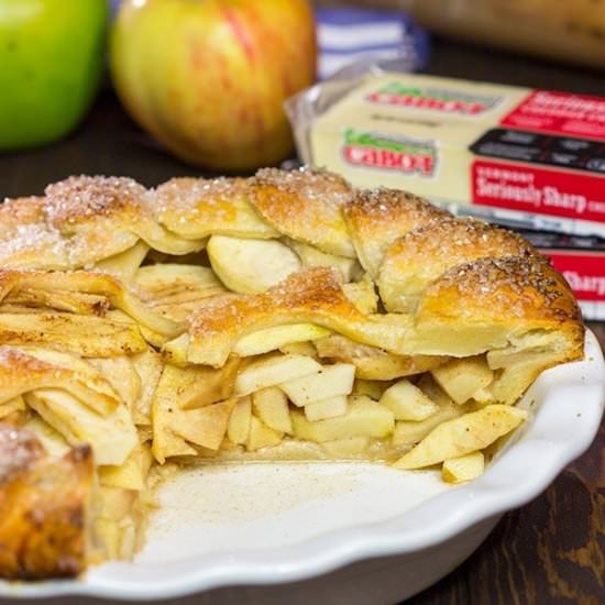 Apple Pie with Cheddar Cheese Crust