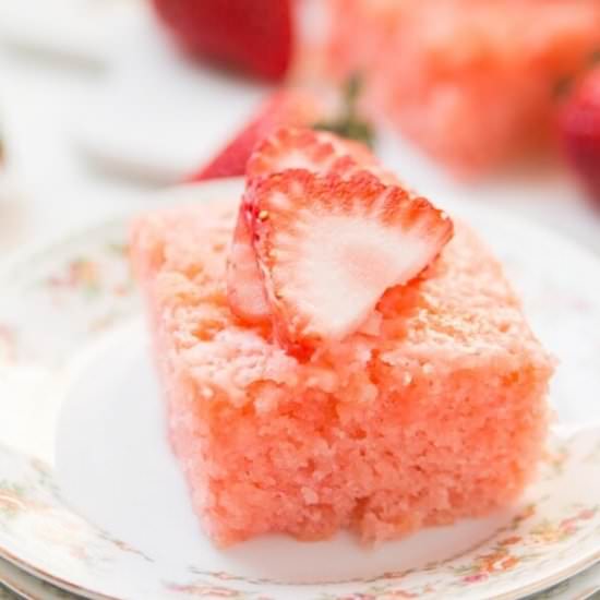 STRAWBERRY LEMONADE JELLO CAKE