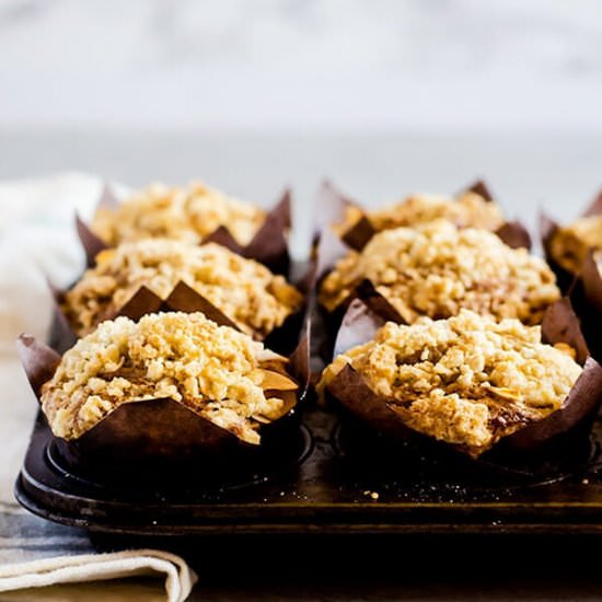 CARROT CAKE MUFFINS WITH CRUMB TOP