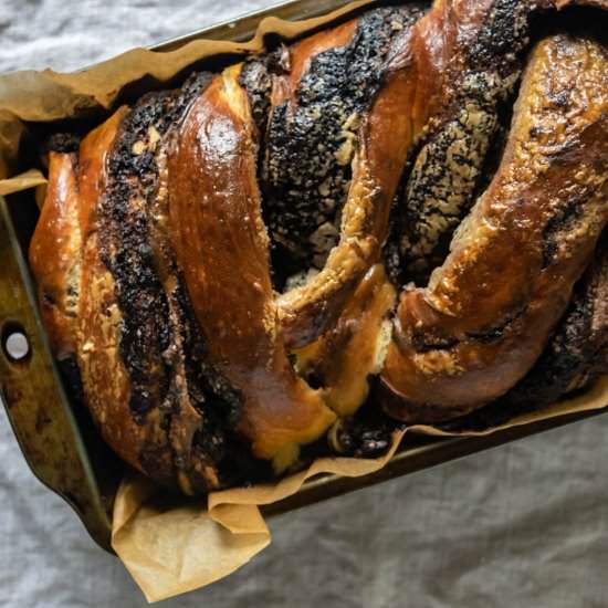 chocolate tahini brioche babka