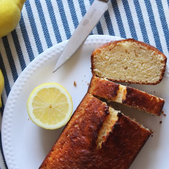 Yogurt pound cake