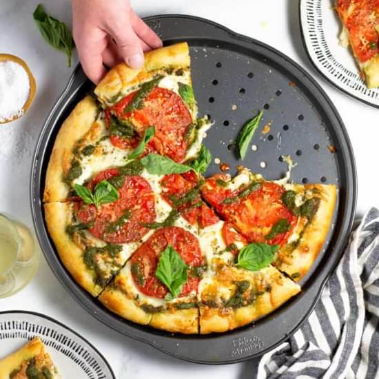 Pesto & Tomato Pizza