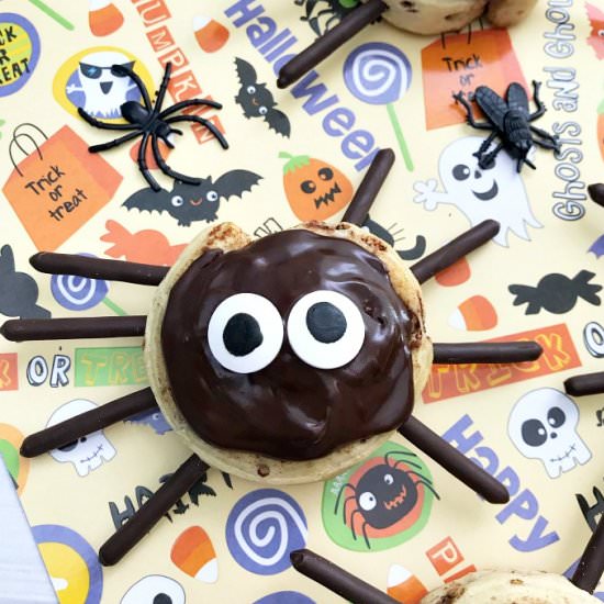 Spider Cinnamon Rolls