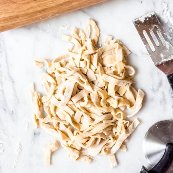 EASY HOMEMADE EGG NOODLES