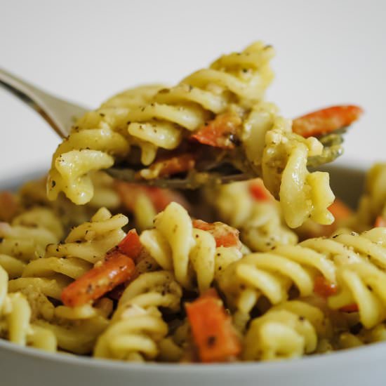 Microwave Pesto Pasta with Peppers