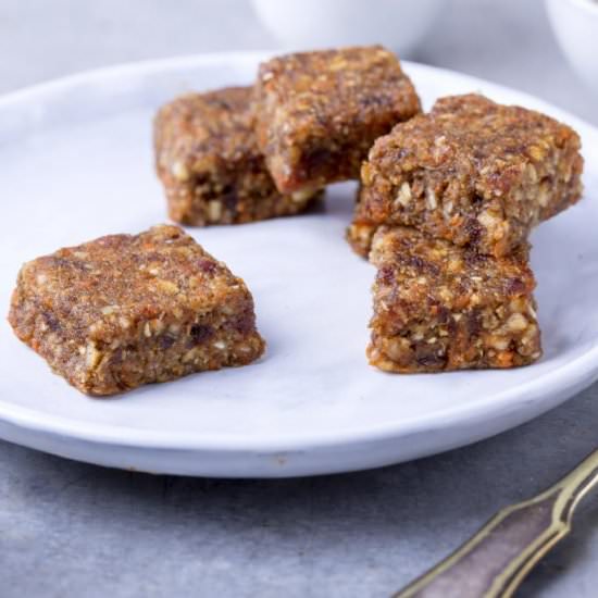 Healthy Carrot Cake Bars