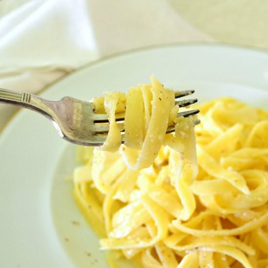 4 Ingredient Fettuccine Alfredo