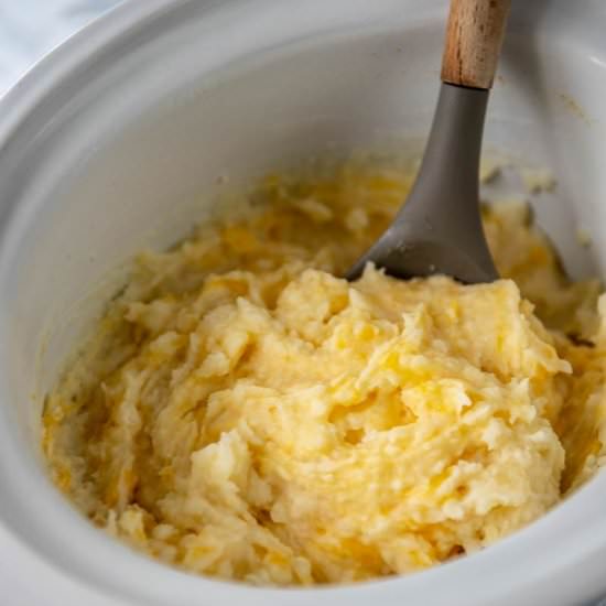 Slow Cooker Cheesy Mashed Potatoes