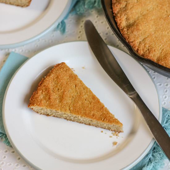 EASY SKILLET KETO CORNBREAD