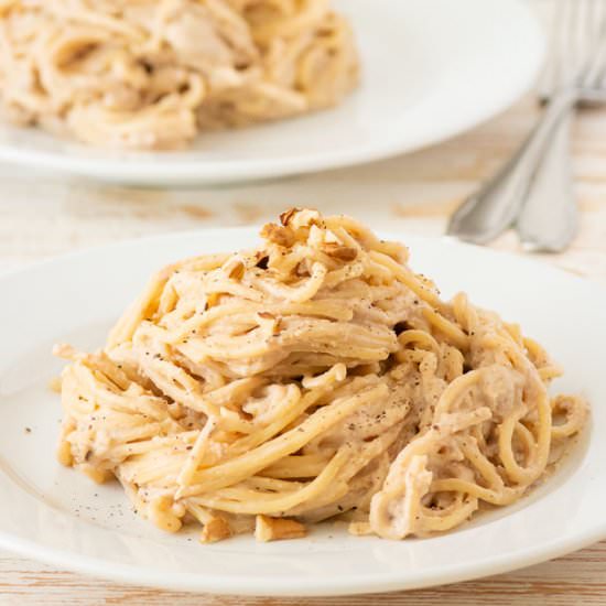 Creamy Cauliflower Walnut Pasta
