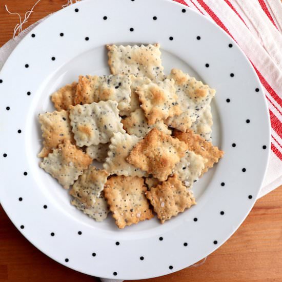 Poppy seed crackers with sesame