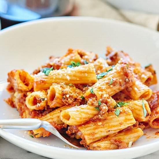 SPICY SAUSAGE RIGATONI