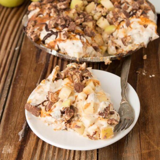 NO BAKE SNICKERS CARAMEL APPLE PIE