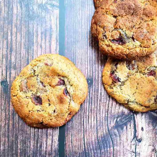 rye chocolate and cranberry cookies