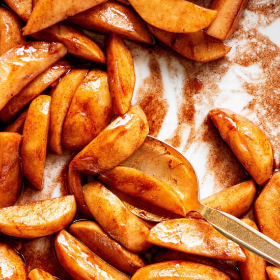 Paleo Baked Cinnamon Apples