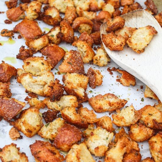 Homemade Garlic Butter Croutons