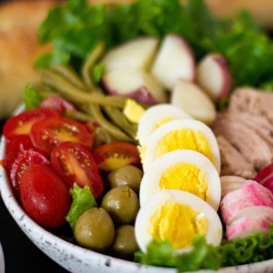 Traditional Niçoise Salad