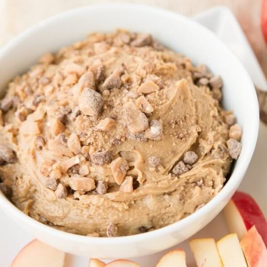 PEANUT BUTTER TOFFEE APPLE DIP