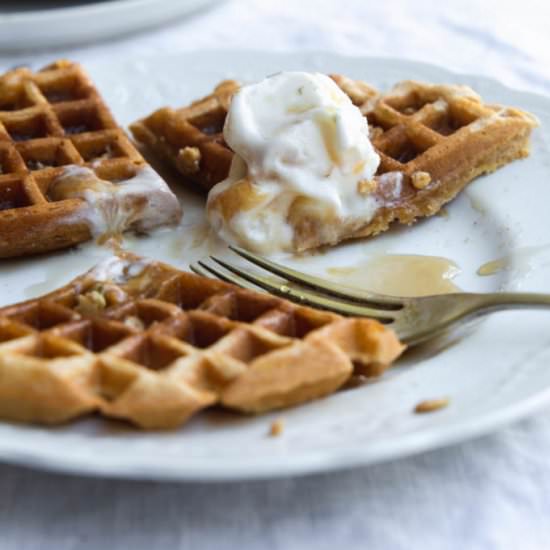 Simple Vegan Pumpkin Waffles