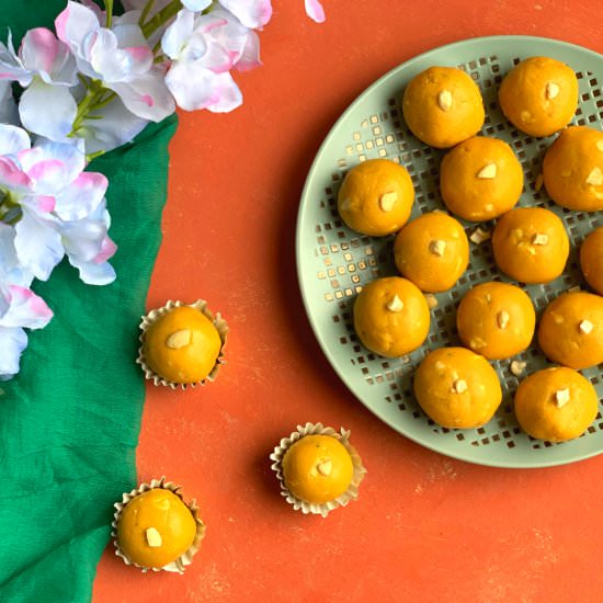 Besan Ladoo (Indian festive Sweet)