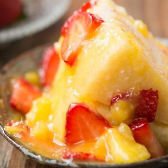 ANGEL FOOD CAKE WITH MANGO SAUCE