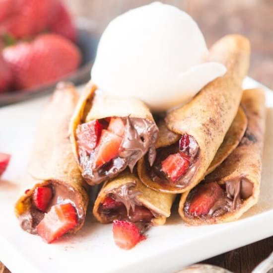 NUTELLA STRAWBERRY TAQUITOS