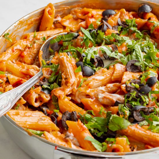 ONE-POT SUN-DRIED TOMATO PASTA