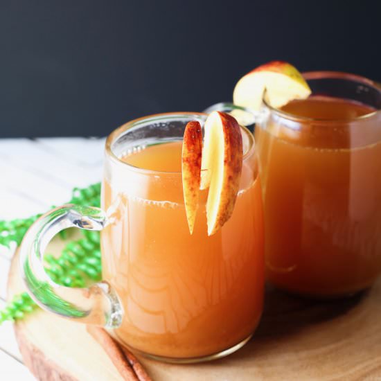 Hot Bourbon Apple Cider Cocktail
