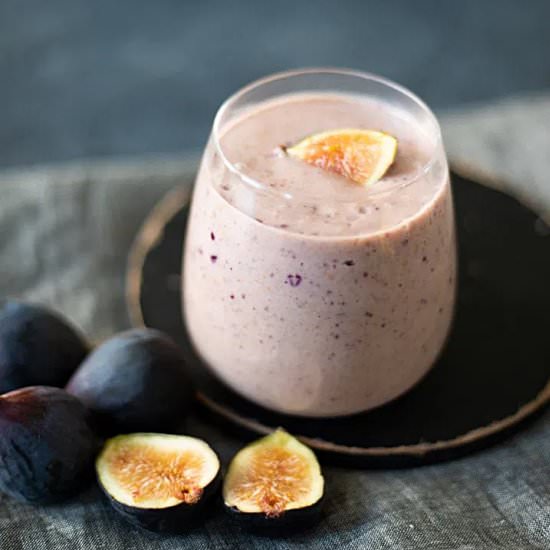 Fig Smoothie with Dates and Almond