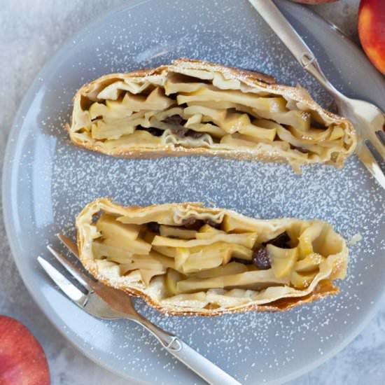 Apple strudel