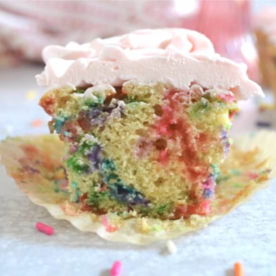 Easy One Bowl Funfetti Cupcakes